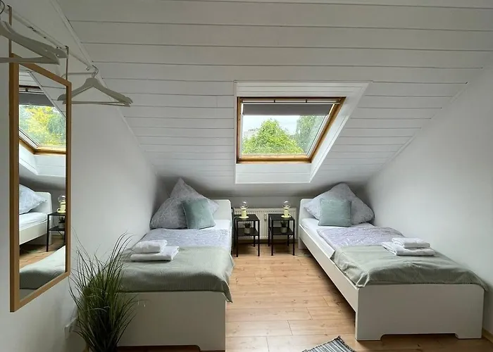 Charmante Dachgeschosswohnung Bis Zu 6 Gaeste *